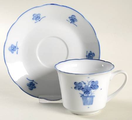 Bouquet Bleu Flat Cup & Saucer Set