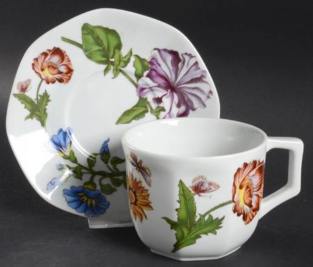 Caroline Oversized Cup & Saucer Set