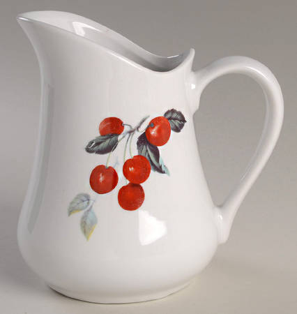 Catherine 32 Oz Pitcher