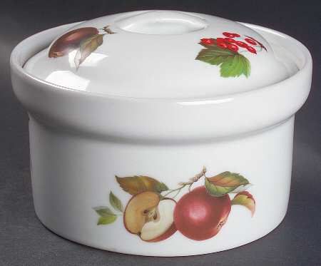 Catherine 1.5 Qt Round Covered Casserole