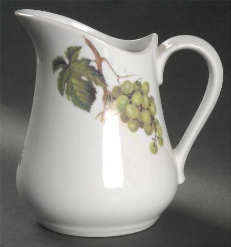 Catherine 32 Oz Pitcher