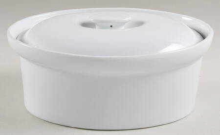 Classic White (Smooth) 1.25 Qt Oval Covered Casserole by BIA Cordon Bleu