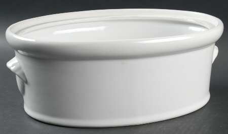 Classic White (Smooth) 3.25 Quart Oval Covered Casserole
