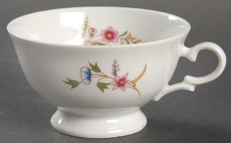 Versailles (Scalloped) Footed Cup