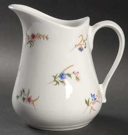 Versailles (Scalloped) 32 Oz Pitcher