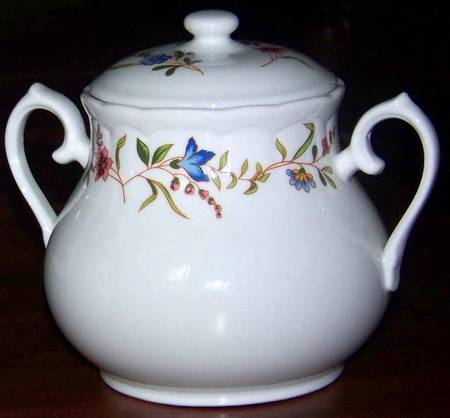 Versailles (Scalloped) Sugar Bowl & Lid