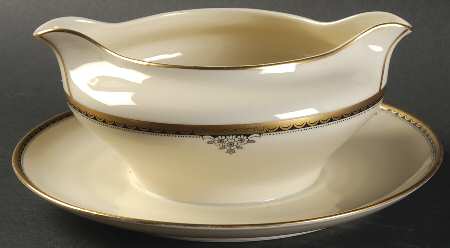 Berkeley Square Round Gravy Boat/Attached Underplate