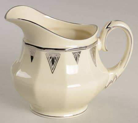 Deauville (White, 10 Sided) Creamer