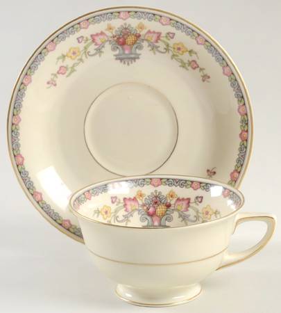 King Cedric Footed Cup & Saucer Set