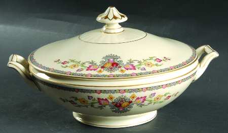 King Cedric Round Covered Vegetable
