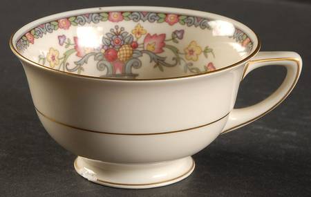 King Cedric Footed Cup