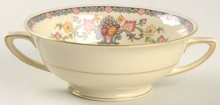King Cedric Footed Cream Soup Bowl