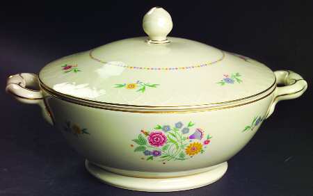 Lady Hamilton Round Covered Vegetable