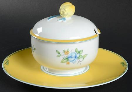 Vieux Marseille Sauce Boat & Lid & Underplate