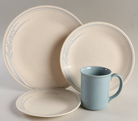 Blue Lily (Corelle) 32  Piece Estate Set