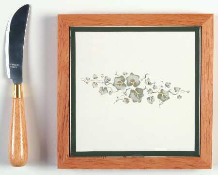 Callaway (Corelle) Wood Frame Trivet with Cheese Spreader