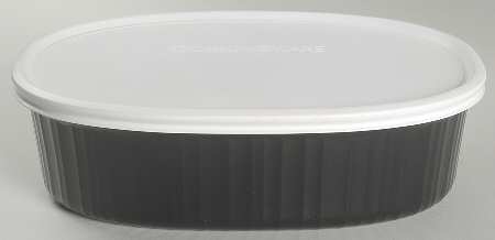 Classic Black 2.5 Qt Oval Covered Casserole