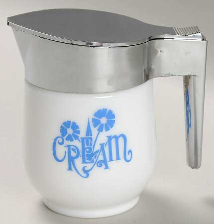 Cornflower Blue Creamer & Plastic Lid