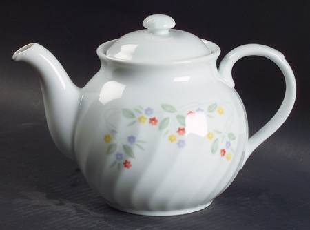 English Meadow (Corelle) Teapot & Lid
