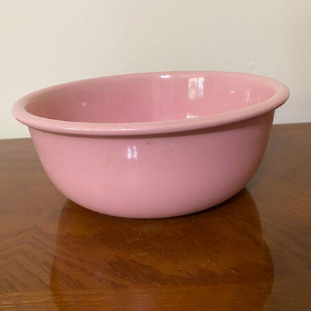 Prego Pink 9" Round Vegetable Bowl