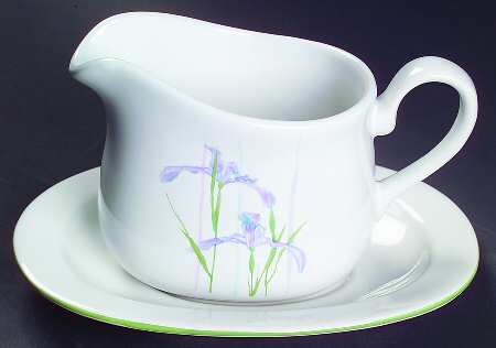 Gravy Boat & Underplate