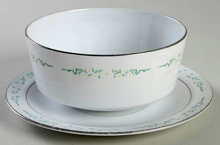 Springhill Gravy Boat & Underplate (Uses the Soup Bowl)