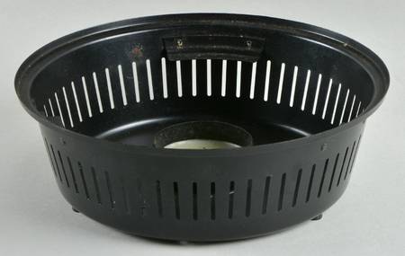 White Coupe Warmer Stand for 10" Covered Skillet