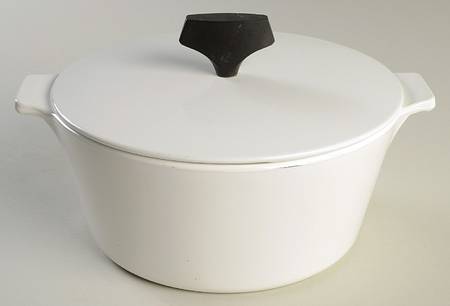 White Coupe 1.75 Qt Buffet Server W/Lid