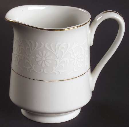 Chantilly Creamer
