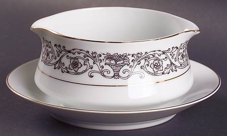 Laurent Gravy Boat with Attached Underplate