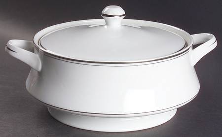 Simplicity Round Covered Vegetable