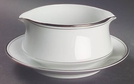 Simplicity Gravy Boat with Attached Underplate