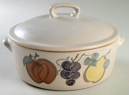 Country Harvest 2.5 Qt Round Covered Casserole