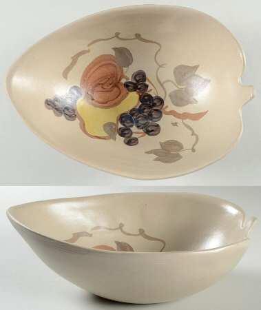Country Harvest 10" Leaf Bowl