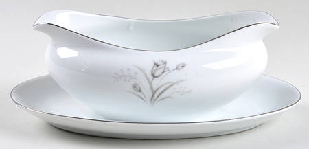 Gravy Boat with Attached Underplate