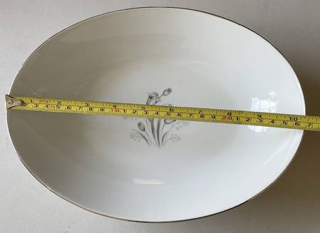 Royal Elegance 10" Oval Serving Platter