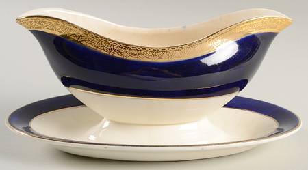 4934 Gravy Boat with Attached Underplate