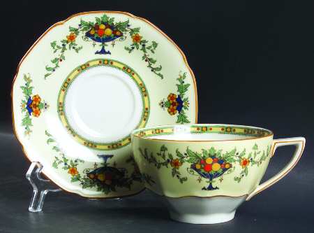 A1476 (Round, Scalloped) Oversized Cup & Saucer Set