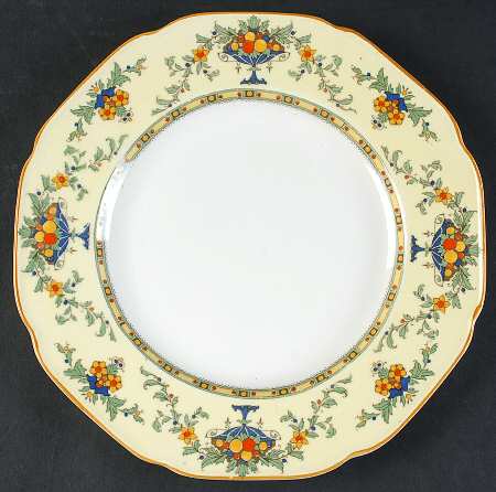 A1476 (Round, Scalloped) Luncheon Plate