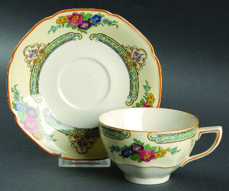 A1487 Flat Cup & Saucer Set