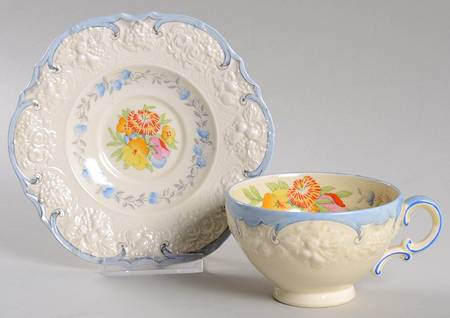A2913 Footed Cup & Saucer Set