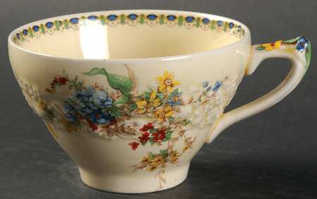 Berkshire Flat Cup by Crown Ducal