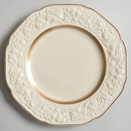 2057 Luncheon Plate
