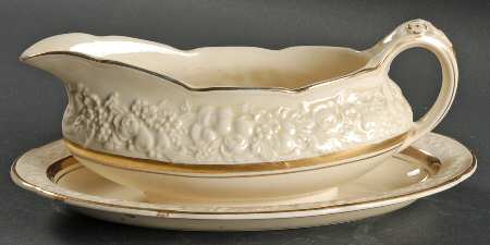 2057 Gravy Boat & Underplate