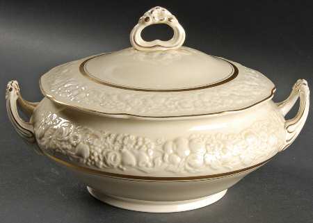 2057 Round Covered Vegetable by Crown Ducal