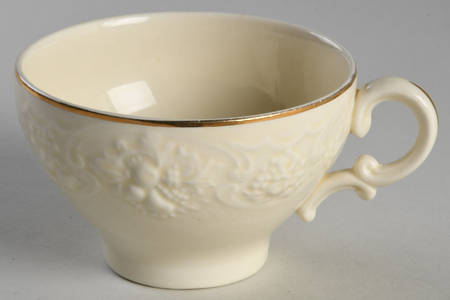 CRD40 Footed Cup