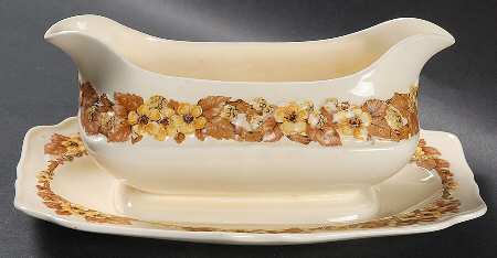 CRD5 Gravy Boat with Attached Underplate
