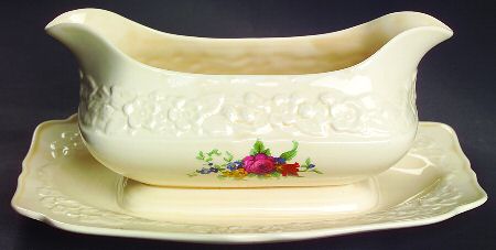 CRD9 Gravy Boat with Attached Underplate