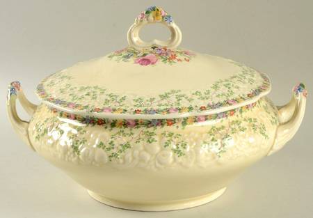 Ferncroft Round Covered Vegetable