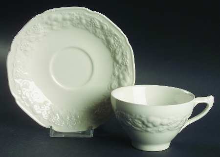 Florentine White Flat Cup & Saucer Set